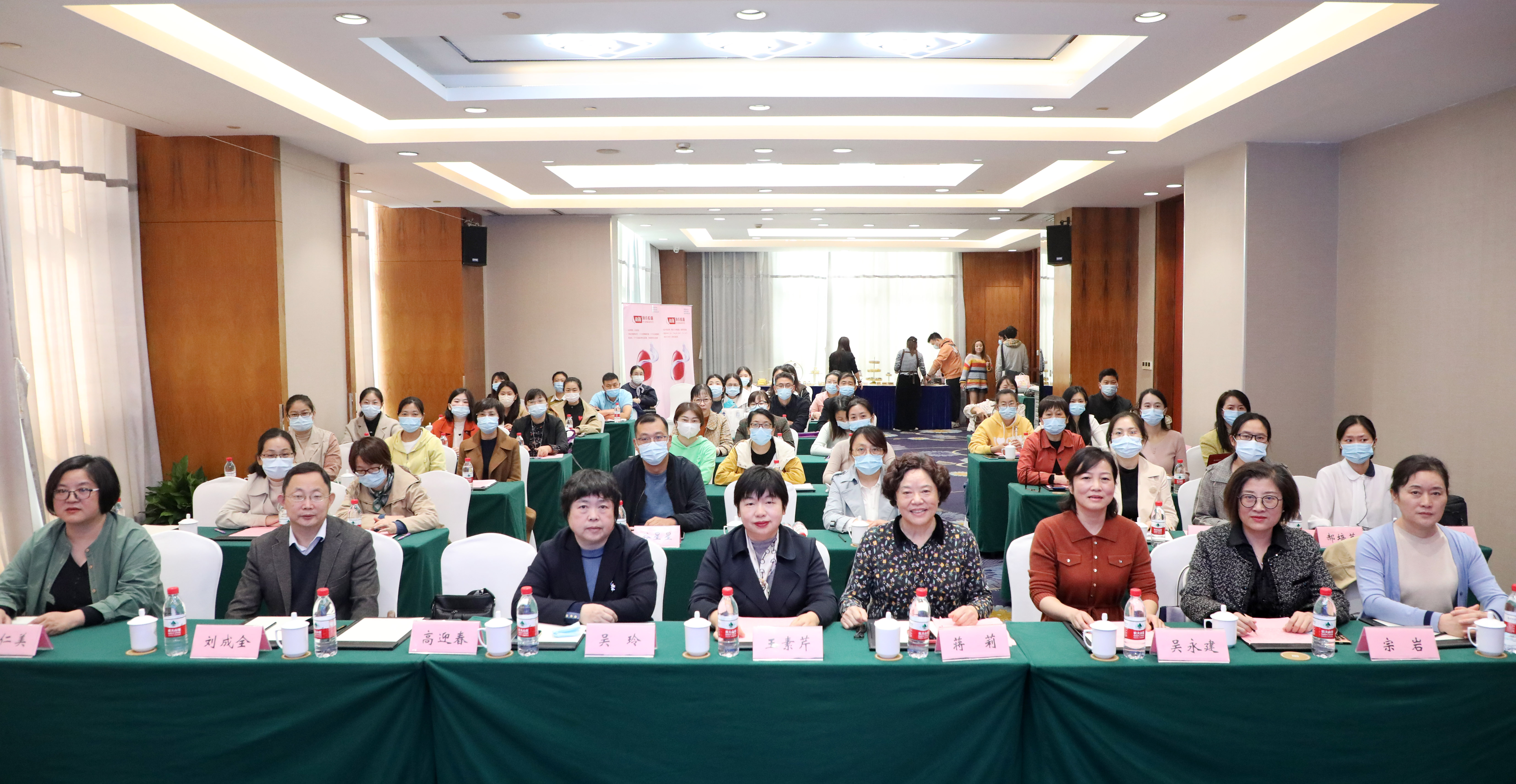 1667198160148090.jpg 合影.jpg
